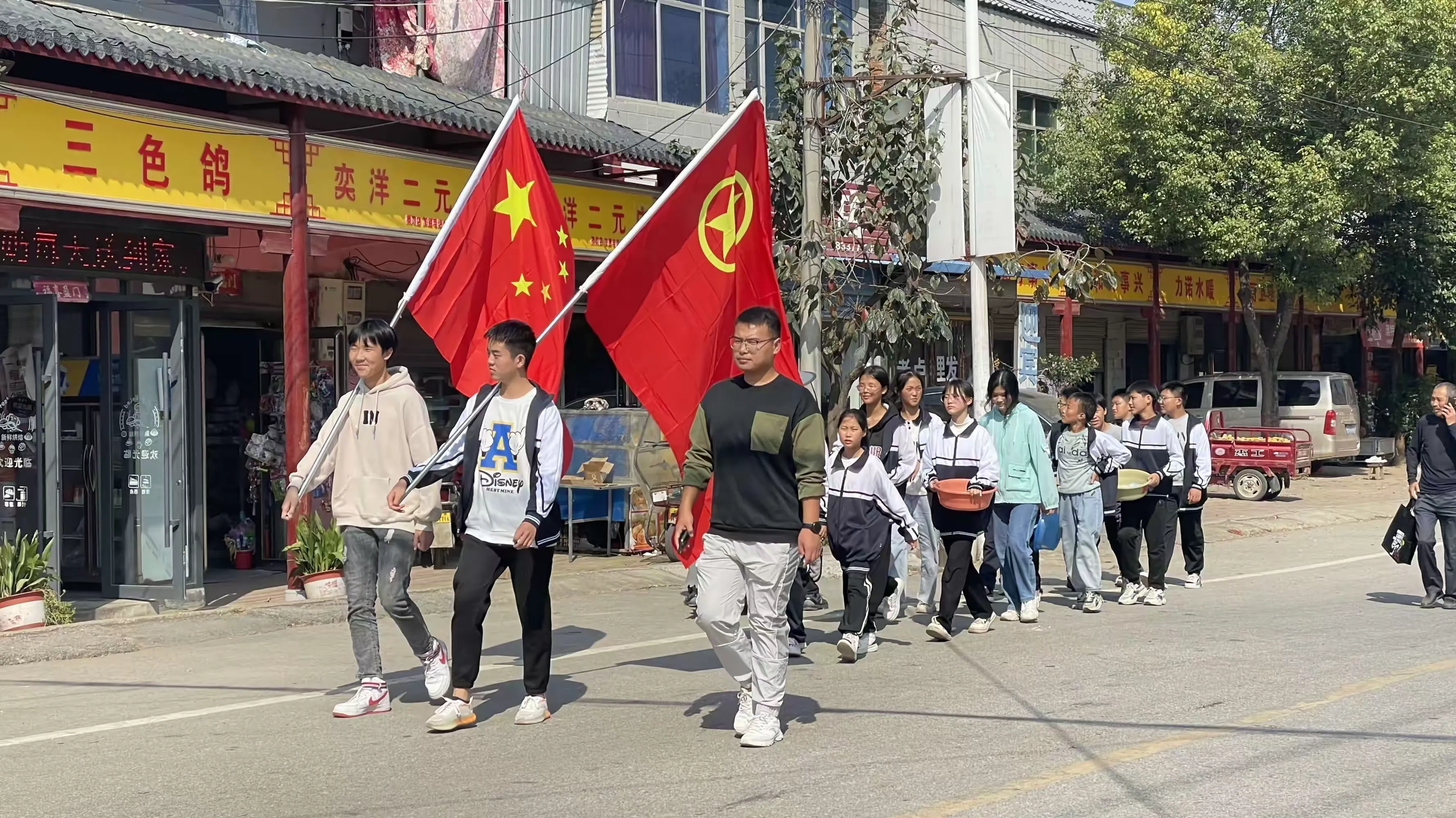 简篇-九九重阳节·浓浓敬老情
——桐河一中爱老敬老献爱心志愿服务活动