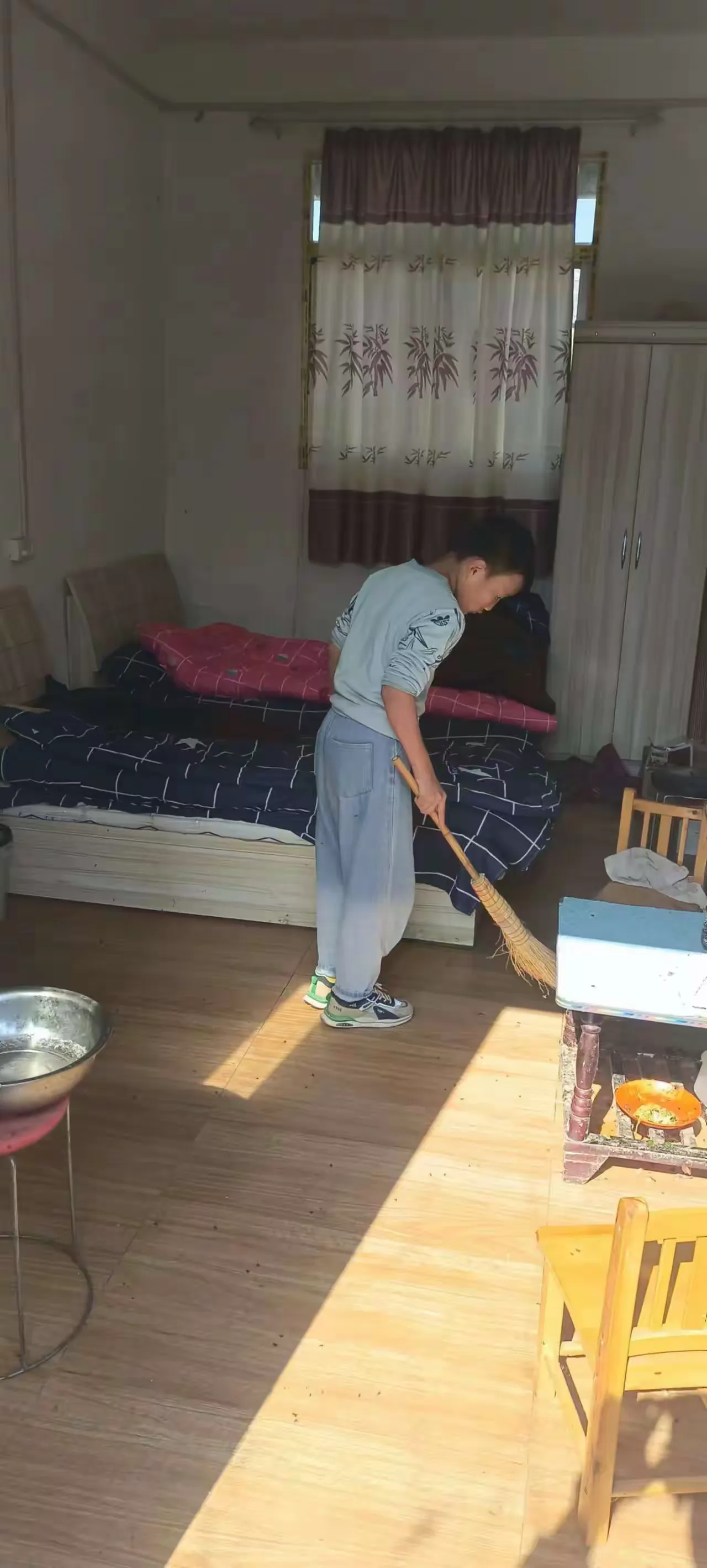 简篇-九九重阳节·浓浓敬老情
——桐河一中爱老敬老献爱心志愿服务活动
