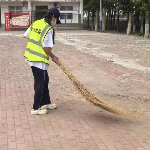 “青春展风采，义务劳动我先行”——濮阳油田实验团委五一假期义务活动