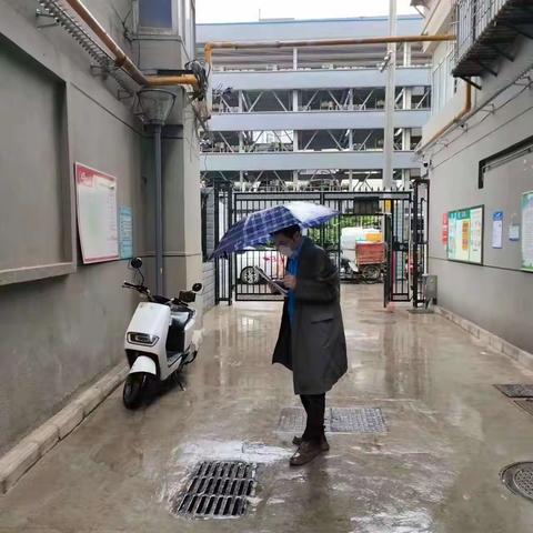 雨天巡查不松懈  为民撑起“安全伞”