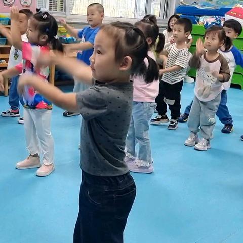 老槐庄幼儿园小班 ﻿九月月报