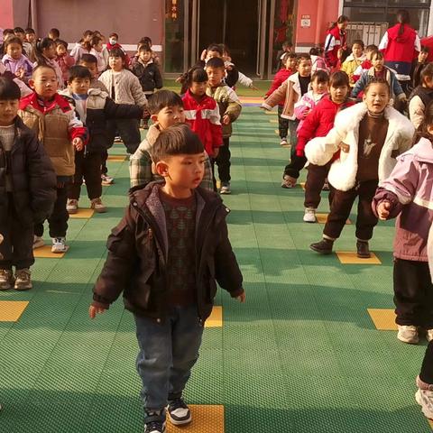 牛庄幼儿园中一班本周精彩回顾
