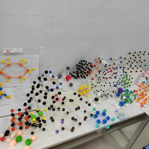 微观结构，“模”力四射 	咸阳市高新一中青蓝杯化学结构模型创意制作大赛
