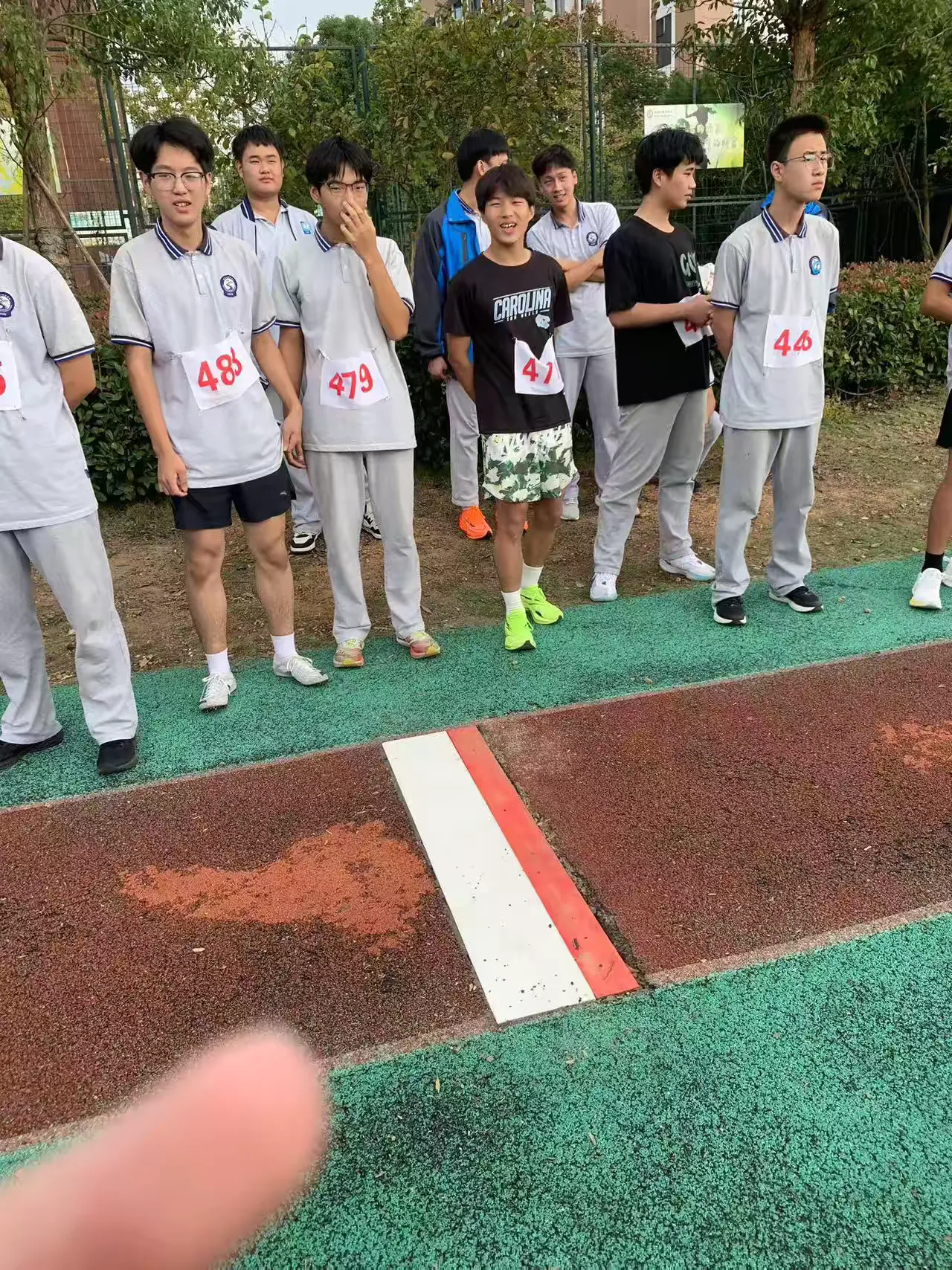 简篇-“少年迎风踏浪,在雨后拔节生长”