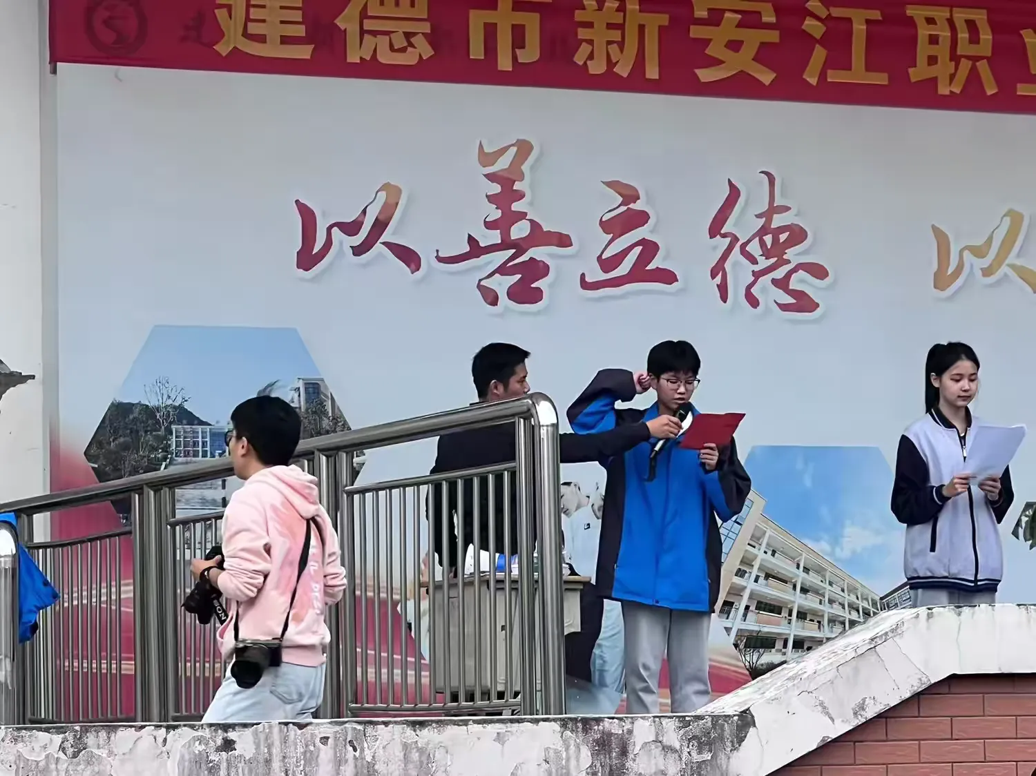 简篇-“少年迎风踏浪,在雨后拔节生长”