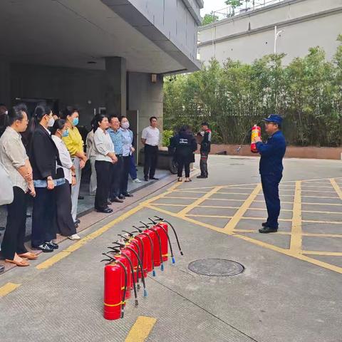 龙华区消防救援大队应邀为国寿大厦开展消防知识培训