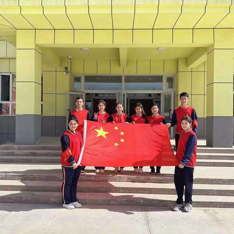 迎中秋 庆国庆                  和田市古江巴格乡特根拉中学祝全体师生中秋国庆，双节快乐