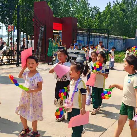 李庄众心幼儿园参观史庄小学活动纪实