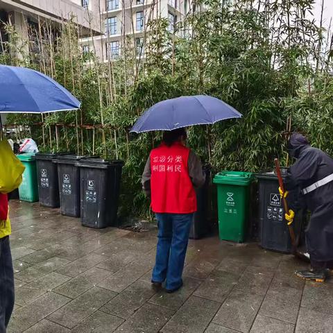 径河环卫开展桶边垃圾分类督导行动