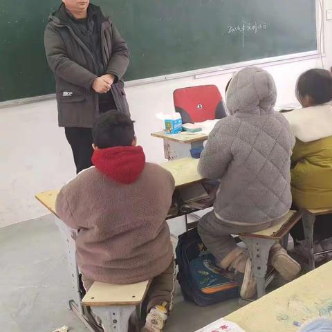 前双小学开展“安全第一，预防为主”地震、消防应急疏散演练