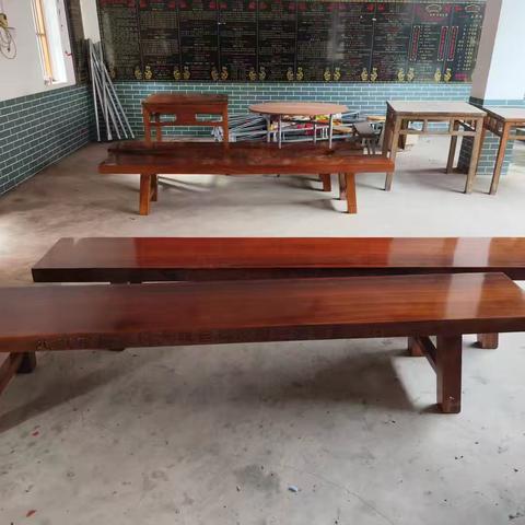 🎉吕氏宗亲吕科俊给吕氏谢鲁公祠赠送四张檀木大板实木凳……大爱❤️