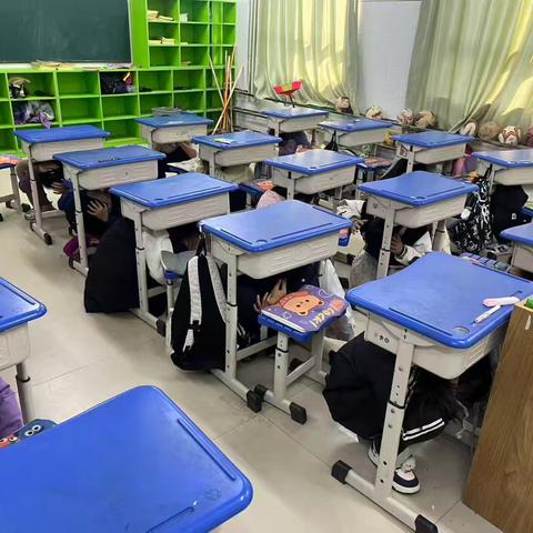 禹洲希望小学五年级防震减灾演练纪实