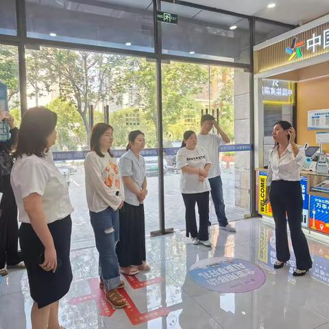 经开区分公司与灞桥分公司开展网格牵手活动