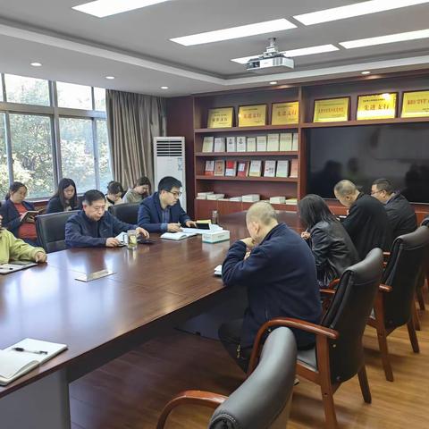 学习教育为契机，凝心聚力促发展