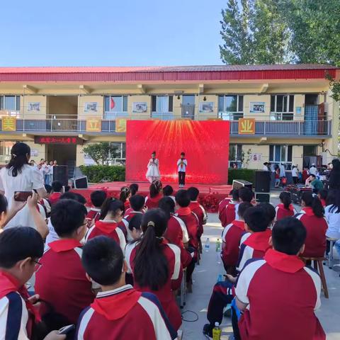 【锐意进取，砥砺前行】高举旗帜跟党走，童心共筑中国梦——东垒头小学新队员入队仪式