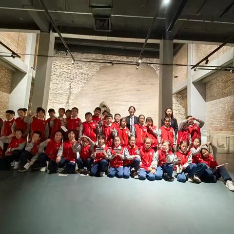 妙笔生花塑古韵，童心探秘赏大同 ——大同市平城区第十八小学校御东校区三（19）班书画艺术展实践活动