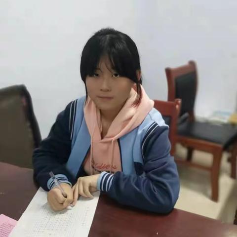李庄镇中学十月“月度之星”学生风采