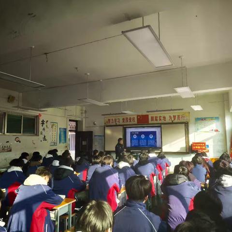 法治护航成长路 欢歌笑语满校园