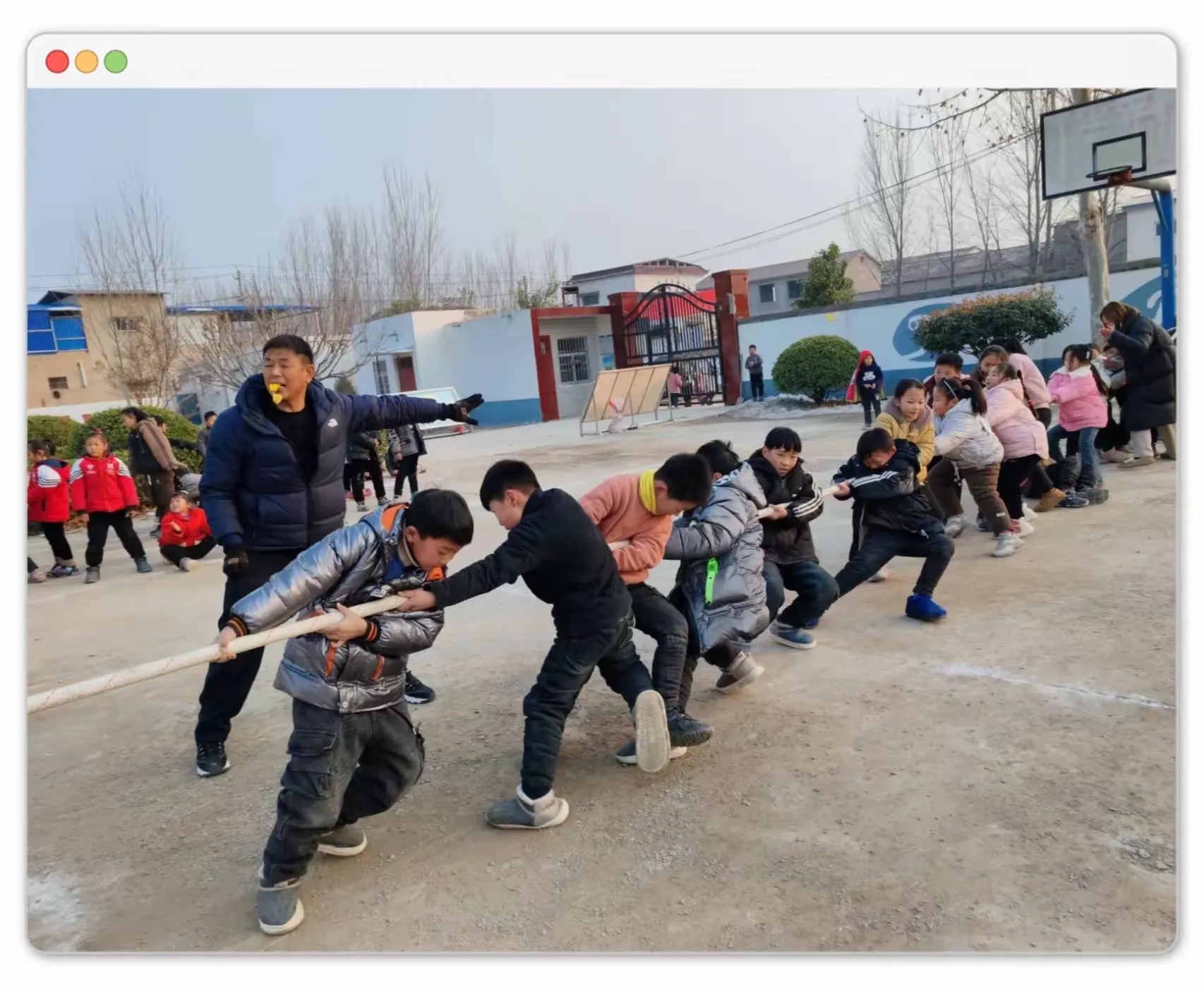 简篇-张市镇沙门小学2024庆元旦冬季拔河比赛