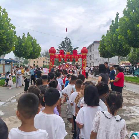 逐梦新学期 一起向未来 ﻿ —2025-2026学年朱集乡朱集小学一年级新生入学仪式