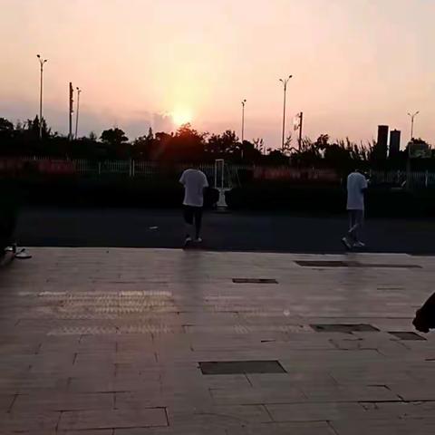 双节假前的校园生活