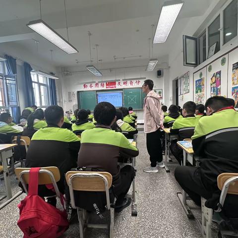 同课异构，共展风采——61团中学初中数学教研教研活动