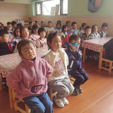 晨光凤翔幼儿园丰收二班小朋友第十一、十二周的日常小碎片