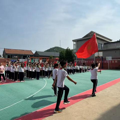 西区小学少先队入队仪式暨六一文艺汇演纪实
