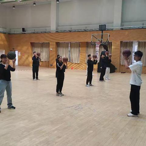 首师滨中体育组篮球教研活动纪实
