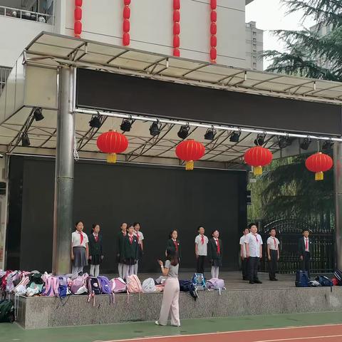 高新四小学校第3周实习工作总结