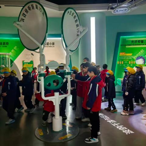 活力校园：在探索与成长中绽放青春