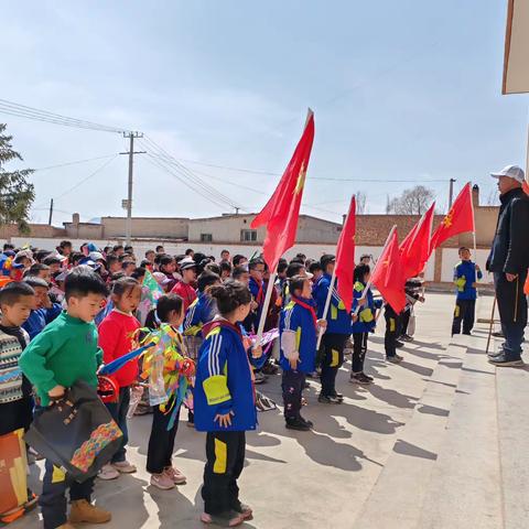 红城镇宁朔小学放风筝活动——一年级篇