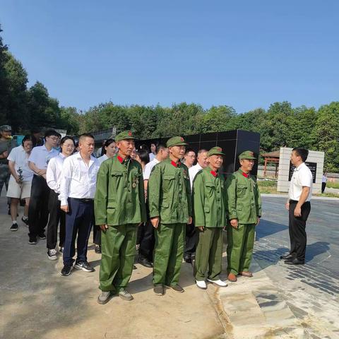 缅怀革命先烈，弘扬烈士精神