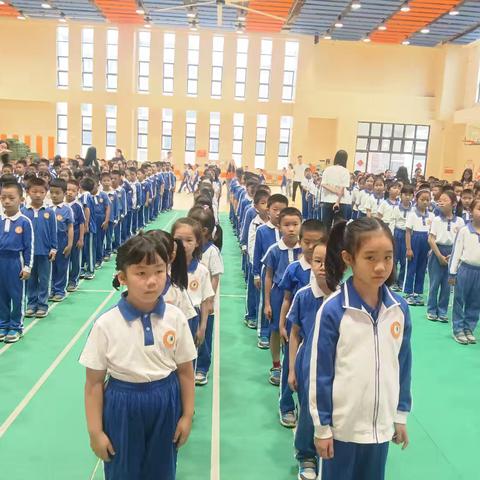 小世界杯足球比赛喜获铜奖 校园健儿载誉而归