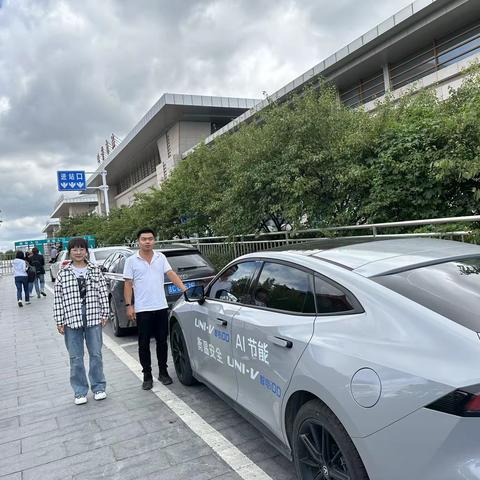 每次来华业都会举办一些活动，这次是火车站接送服务，特别周到贴心。希望越做越好