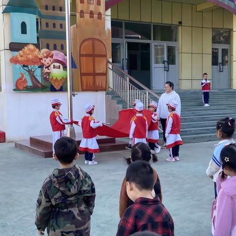 小小中国娃  浓浓爱国情                                ——哈密市第二幼儿园国庆节系列活动