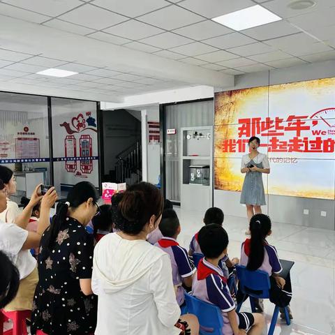 代际携手传美德 ‍红领巾实践育新人