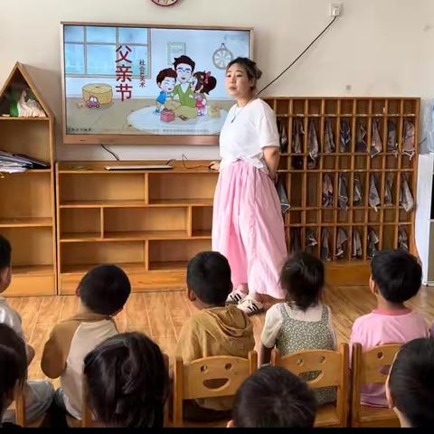 6月16号是父亲节，今天老师带领小朋友了解父亲节的由来，了解了父亲节需要做一些什么，对爸爸表达什么🤔快来看看宝贝认真的模样吧！☺️