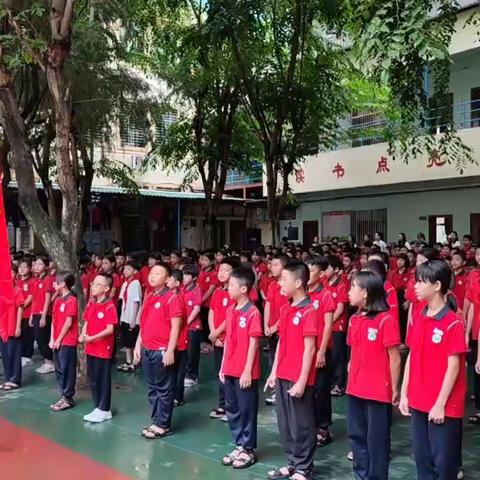 三亚和平学校举行 “中国少年先锋队建队日”活动