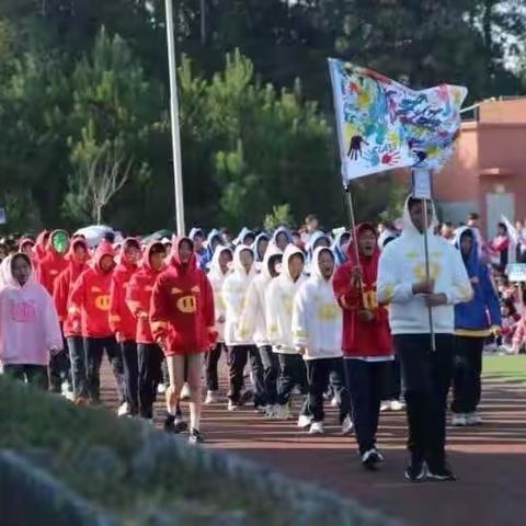 挥洒汗水，舞动青春；叱咤赛场，永争第一.—2305班