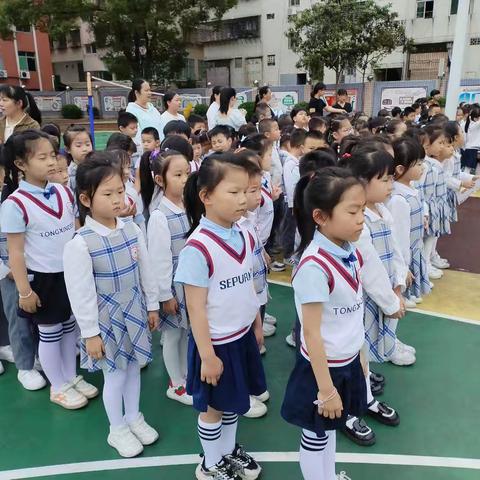 参观小学初体验﻿ 幼小衔接零距离—大一班