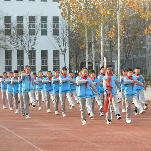 勿忘国殇，奋发图强 —— 杏园教育集团汤头校区举行国家公祭日主题升旗仪式