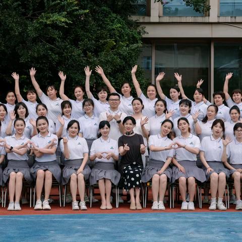 不送繁花，以爱为礼——蓓蕾留香园幼儿园教﻿师节倡议