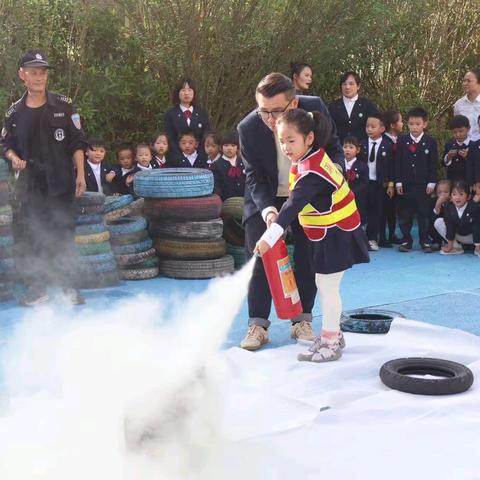 预防为主，生命至上——蓓蕾留香园幼儿园119消防演练