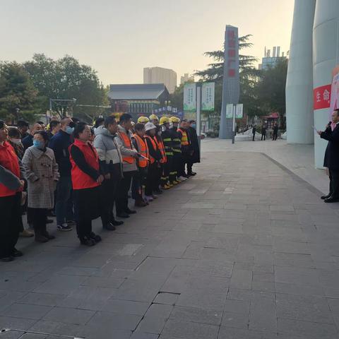 中心广场社区开展消防疏散实战演习活动