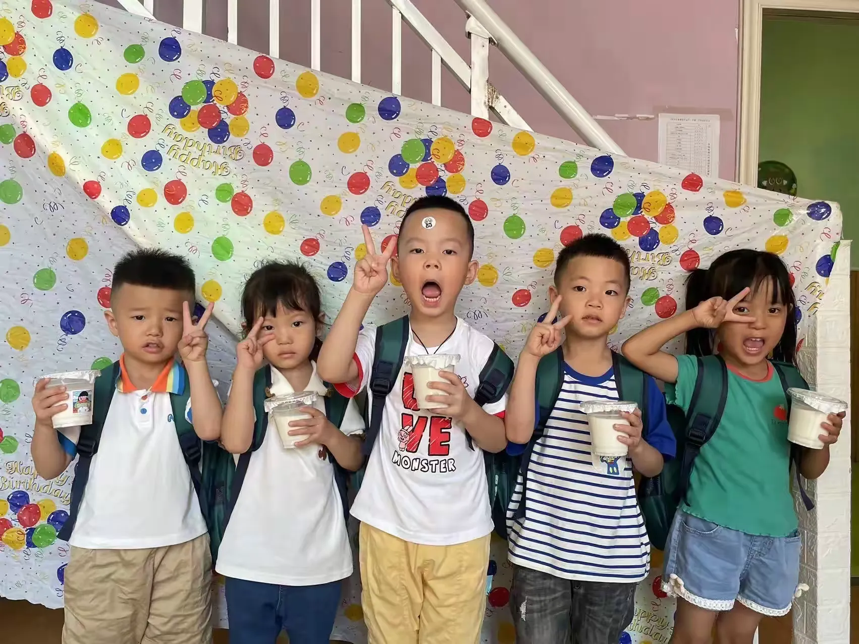简篇-爱与美好,精彩绽放——仁怀市红珊瑚幼儿园中班美篇