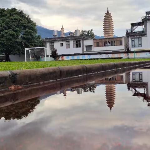 同学们，短暂的分别是为了更好的重逢！