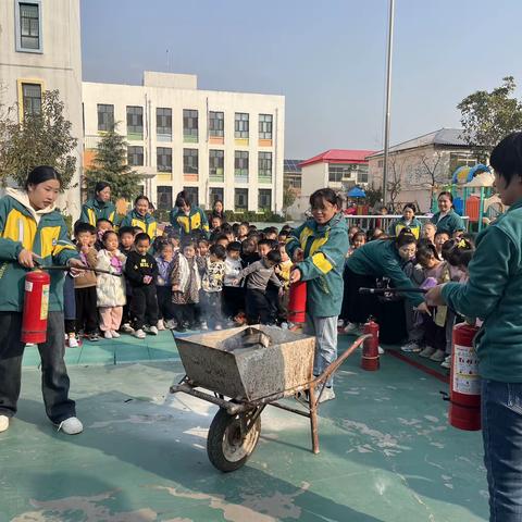 预防为主，生命至上 红星幼儿园消防安全应急疏散演练