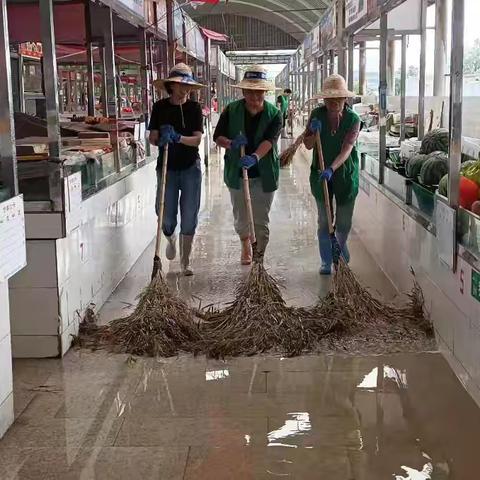 商贸经营部东区市场迎接安宁市国家卫生县城复审