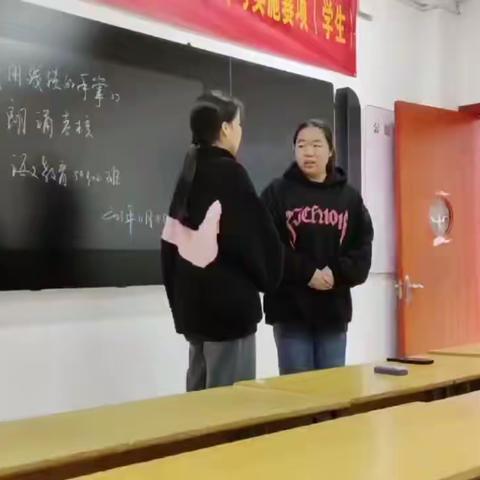 推荐演讲13简美寅+我用残损的手掌33周凤圆 13简美寅